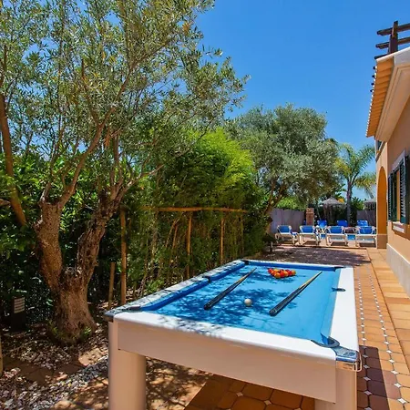 Elenor C - Central Location In Vale Da Parra - 3 Adjoining Villas 기아