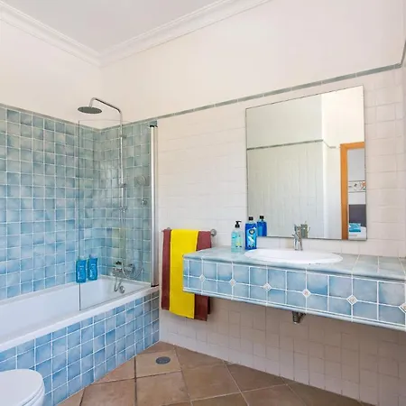 Elenor C - Central Location In Vale Da Parra - 3 Adjoining Villas 빌라 기아
